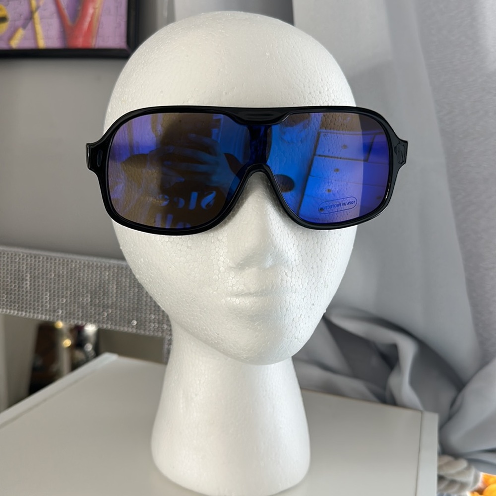 FashionNova sunglasses - Picture 6 of 8